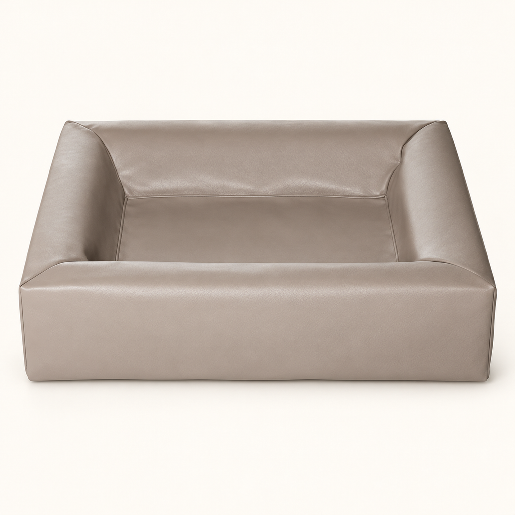 Bia Bed Hondenmand Original Taupe Kunstleer Handgemaakt Zweden